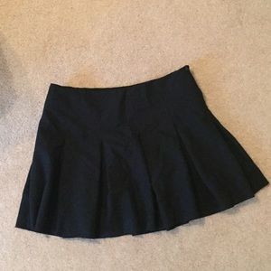 Theory black pleated mini skirt.
